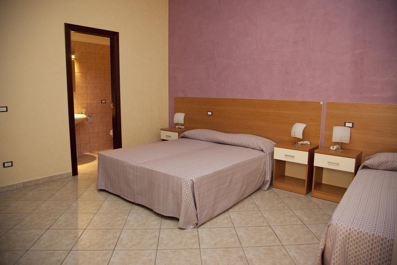 Il Portico Dei Normanni Bed & Breakfast Бутера Екстериор снимка