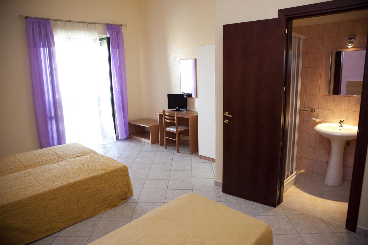 Il Portico Dei Normanni Bed & Breakfast Бутера Екстериор снимка