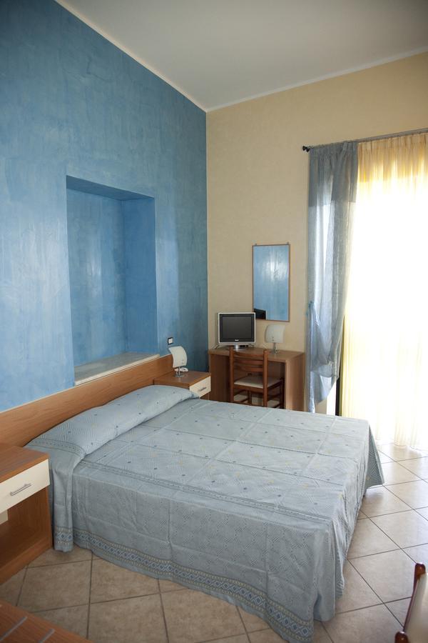 Il Portico Dei Normanni Bed & Breakfast Бутера Екстериор снимка