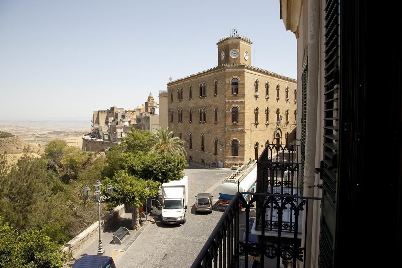 Il Portico Dei Normanni Bed & Breakfast Бутера Екстериор снимка