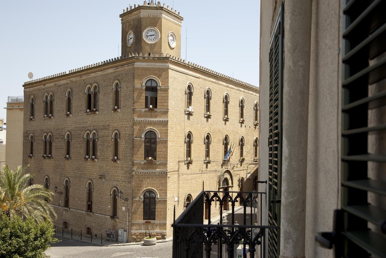Il Portico Dei Normanni Bed & Breakfast Бутера Екстериор снимка