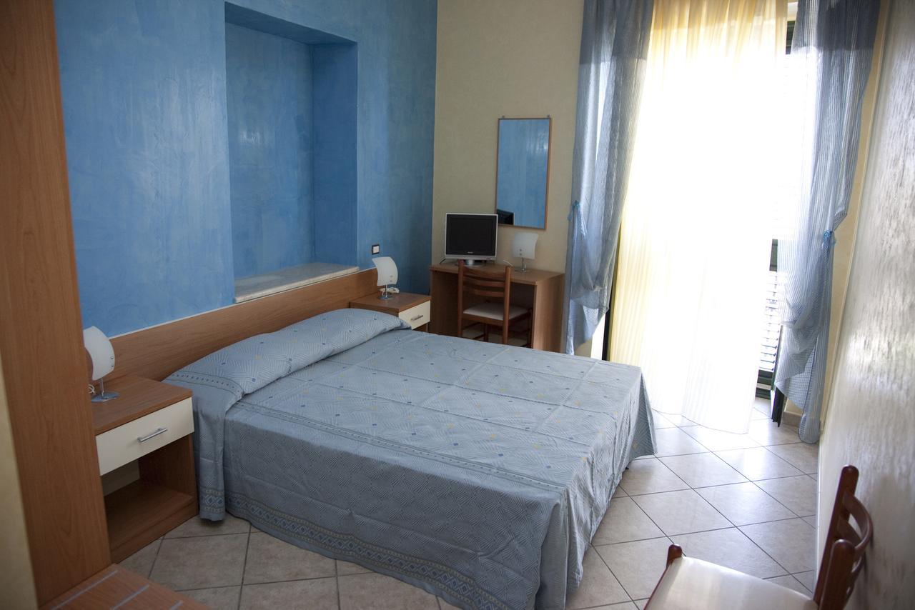 Il Portico Dei Normanni Bed & Breakfast Бутера Екстериор снимка