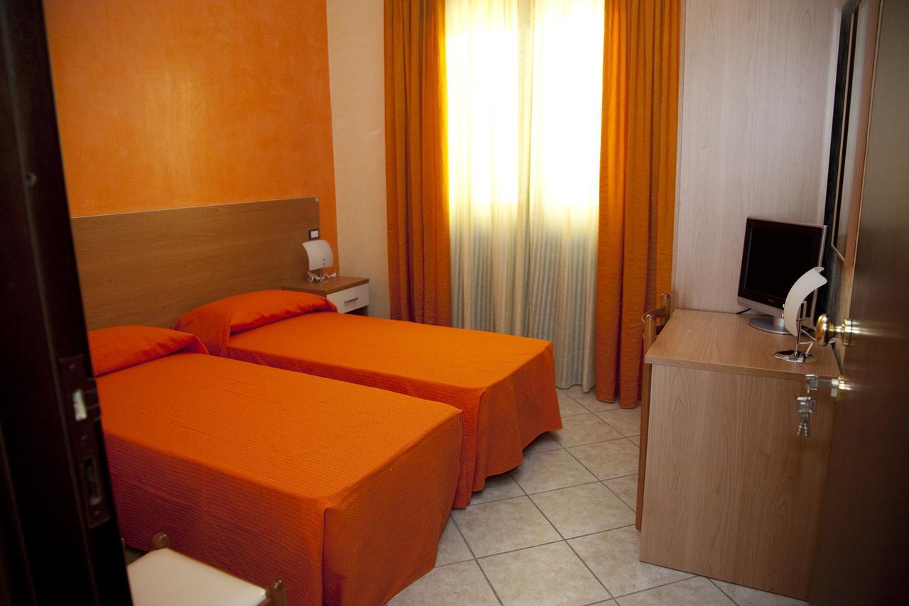 Il Portico Dei Normanni Bed & Breakfast Бутера Екстериор снимка